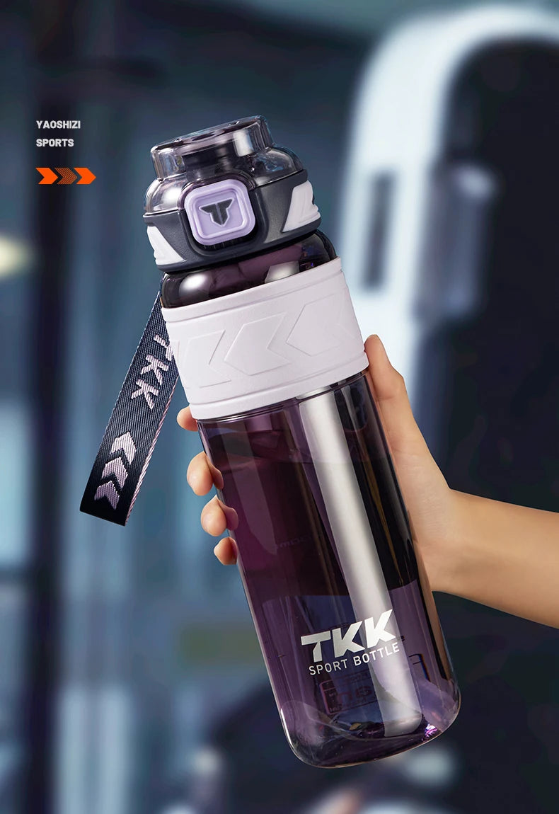 Garrafa de Água Esportiva TKK 600ml – Praticidade e Estilo para Atividades ao Ar Livre